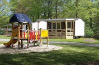 Boscamping Appelscha  -  Spielplatz an den Mobilheimen vom Campingplatz im Grünen