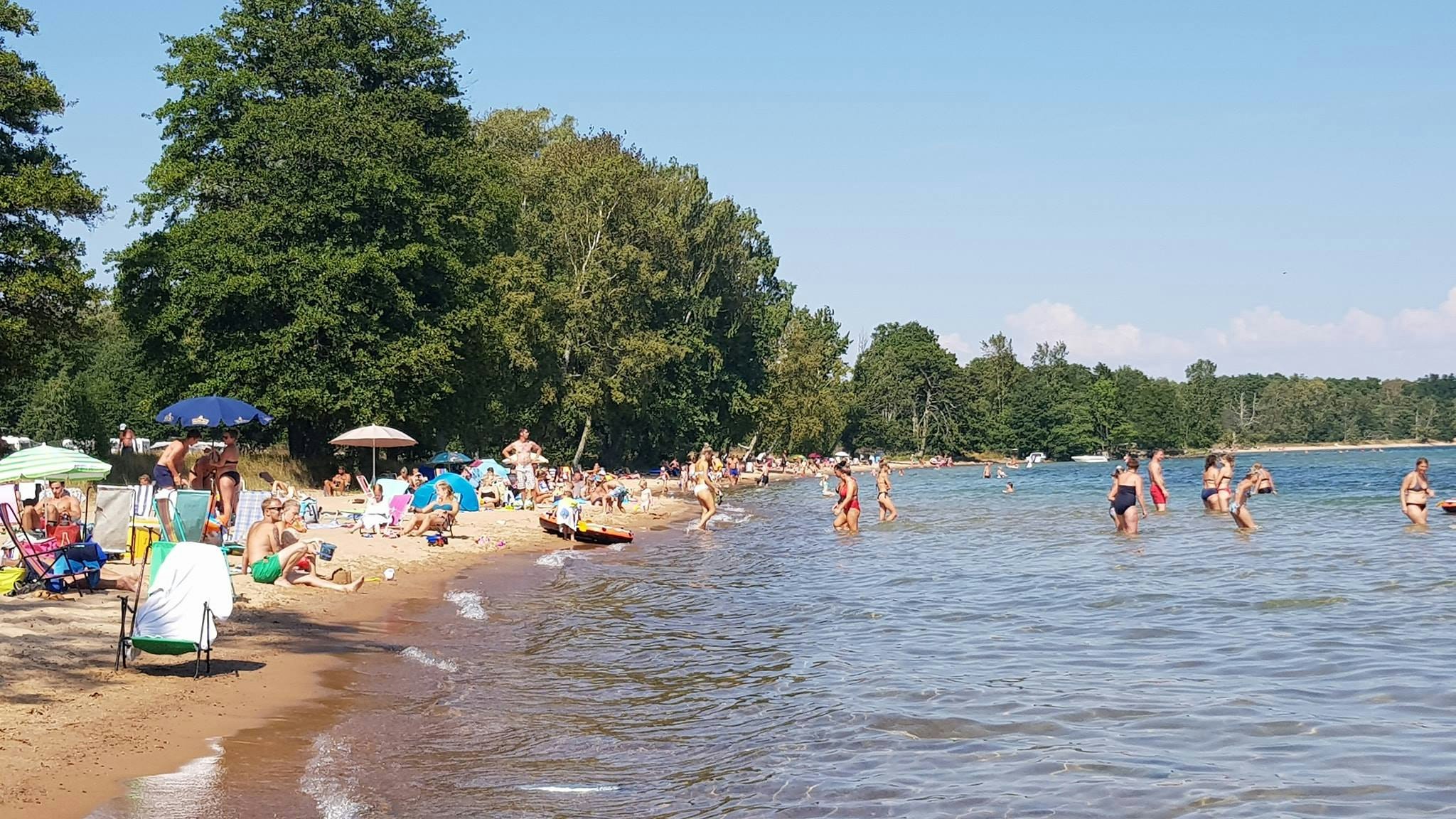 Breviks Camping - Gäste am Badestrand