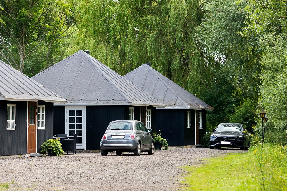 First Camp Bøsøre Strand - Fyn - Mietunterkünfte umgeben von Bäumen