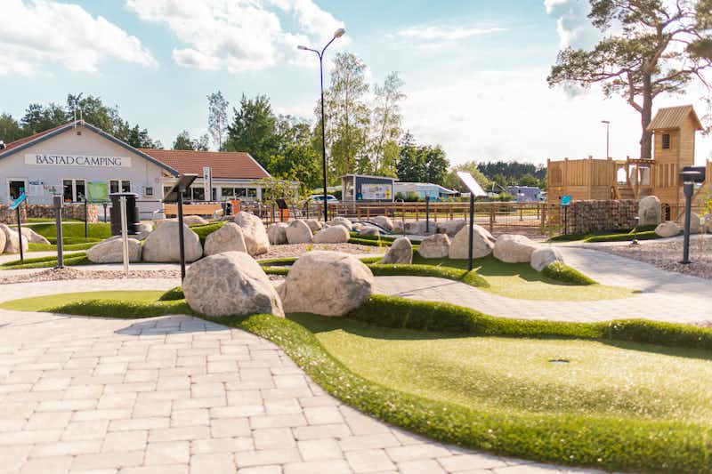 Båstad Camping - Minigolf- und Kinderspielplatz auf dem Campingplatz