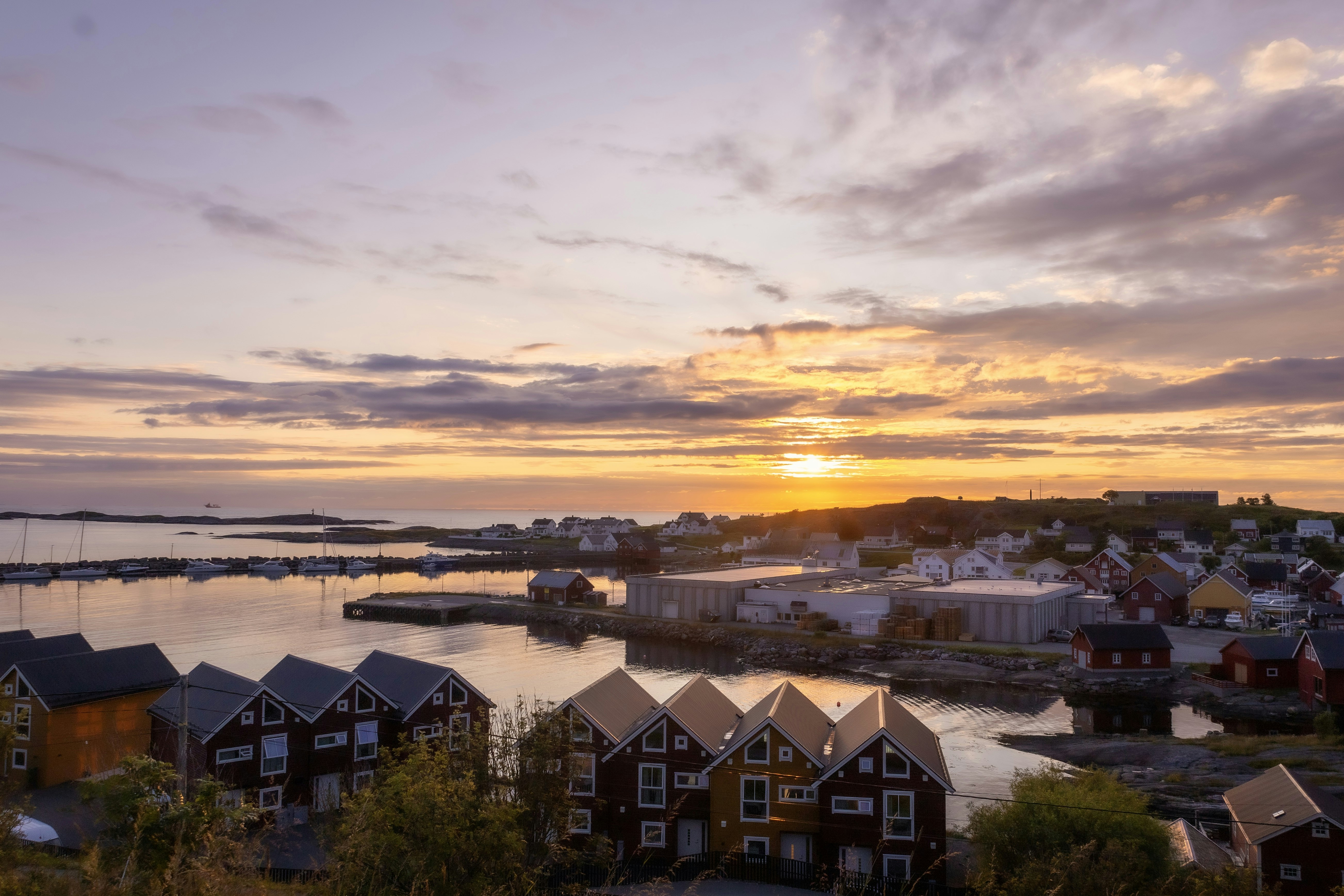 Bud Camping - Blick auf den Campingplatz bei Sonnenuntergang