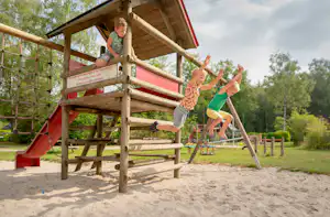 Bungalowpark Het Bosmeer - Kinderspielplatz auf dem Campingplatz