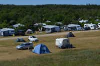 Bunken Strand Camping - Zelt - und Wohnwagenstellplätze im Grünen auf dem Campingplatz