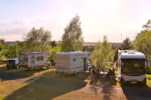 BurgStadt Camping - Standplätze im Grünen auf dem Campingplatz