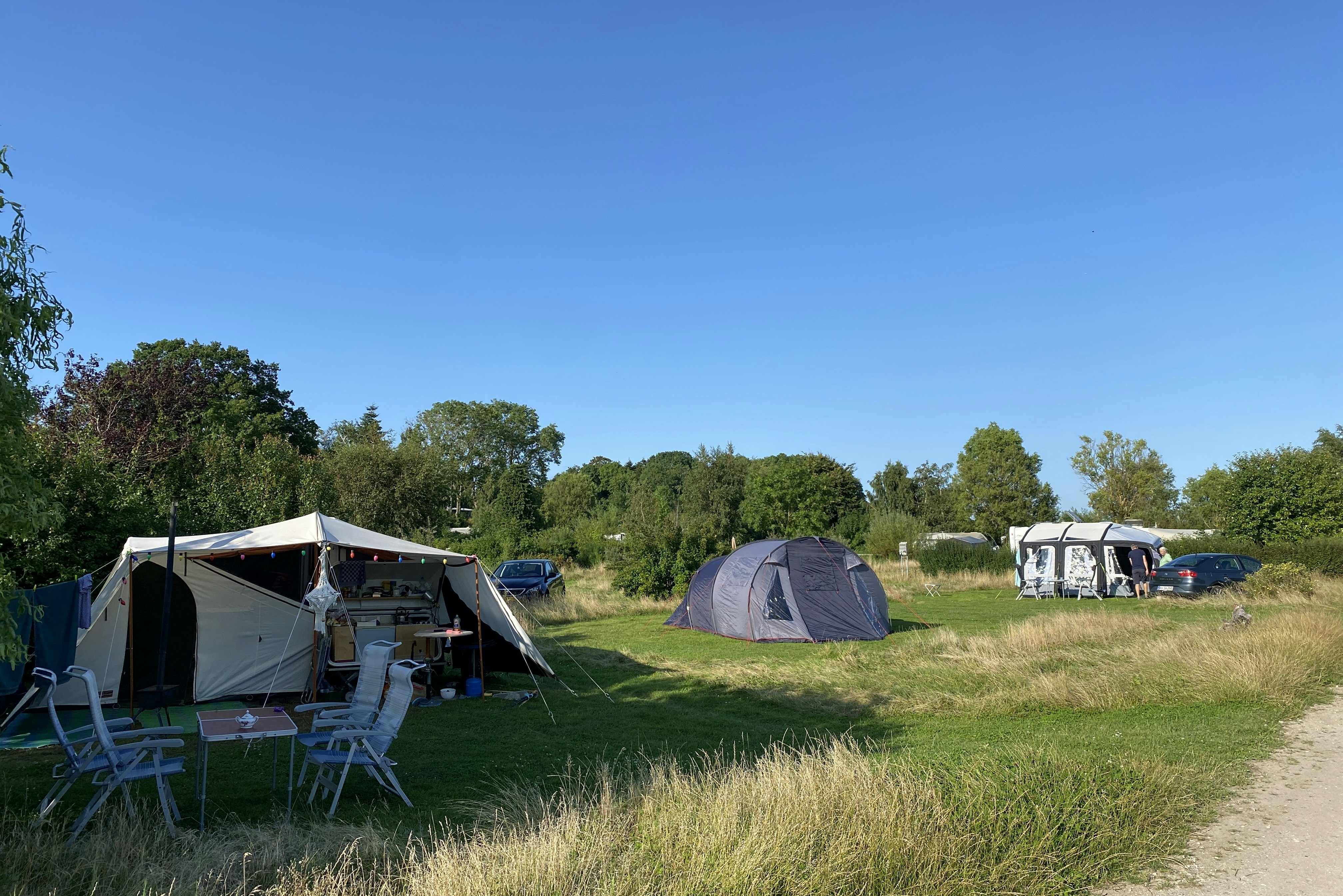Byaasgaard Naturecamping & Microfarming - Standplätze auf dem Campingplatz
