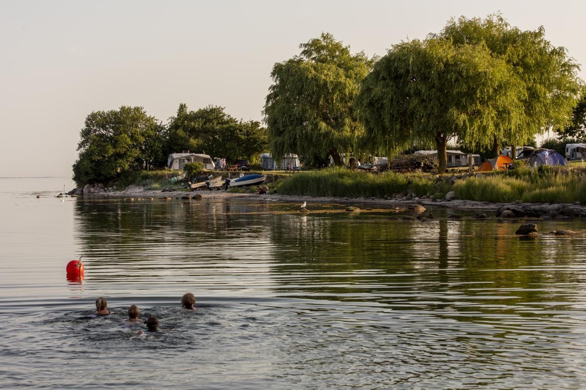 Åbyskov Strand Camping - Standplätze direkt am Wasser