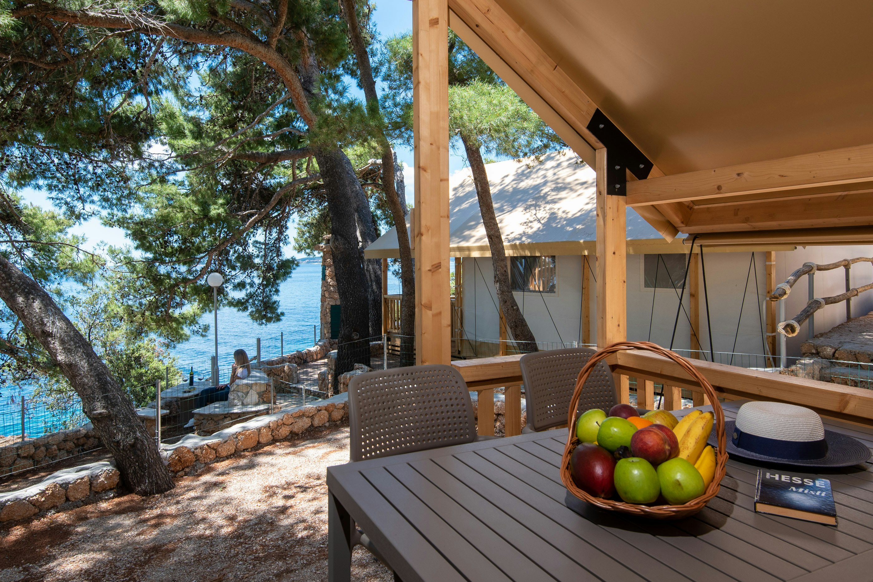Camp Adriatic - Ausblick von der Terrasse eines Glamping-Zeltes
