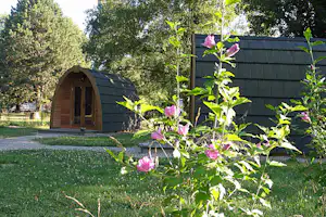 Camp Au Clair Ruisseau - Mobilheim-Pods auf dem Campingplatz