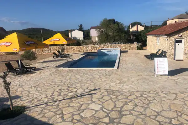 Banovi Dvori