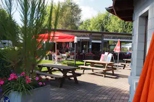 Camp des Pêches - Restaurant vom Campingplatz mit Terrasse