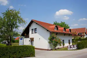 Camp Dolina - Einfahrt vom Campingplatz