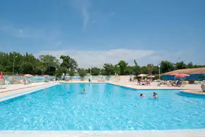 Camp du Pylône - Pool vom Campingplatz