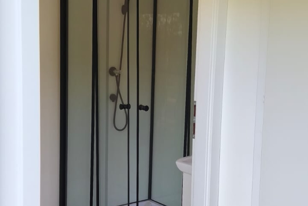 Camp Easter Egg - Dusche auf dem Campingplatz