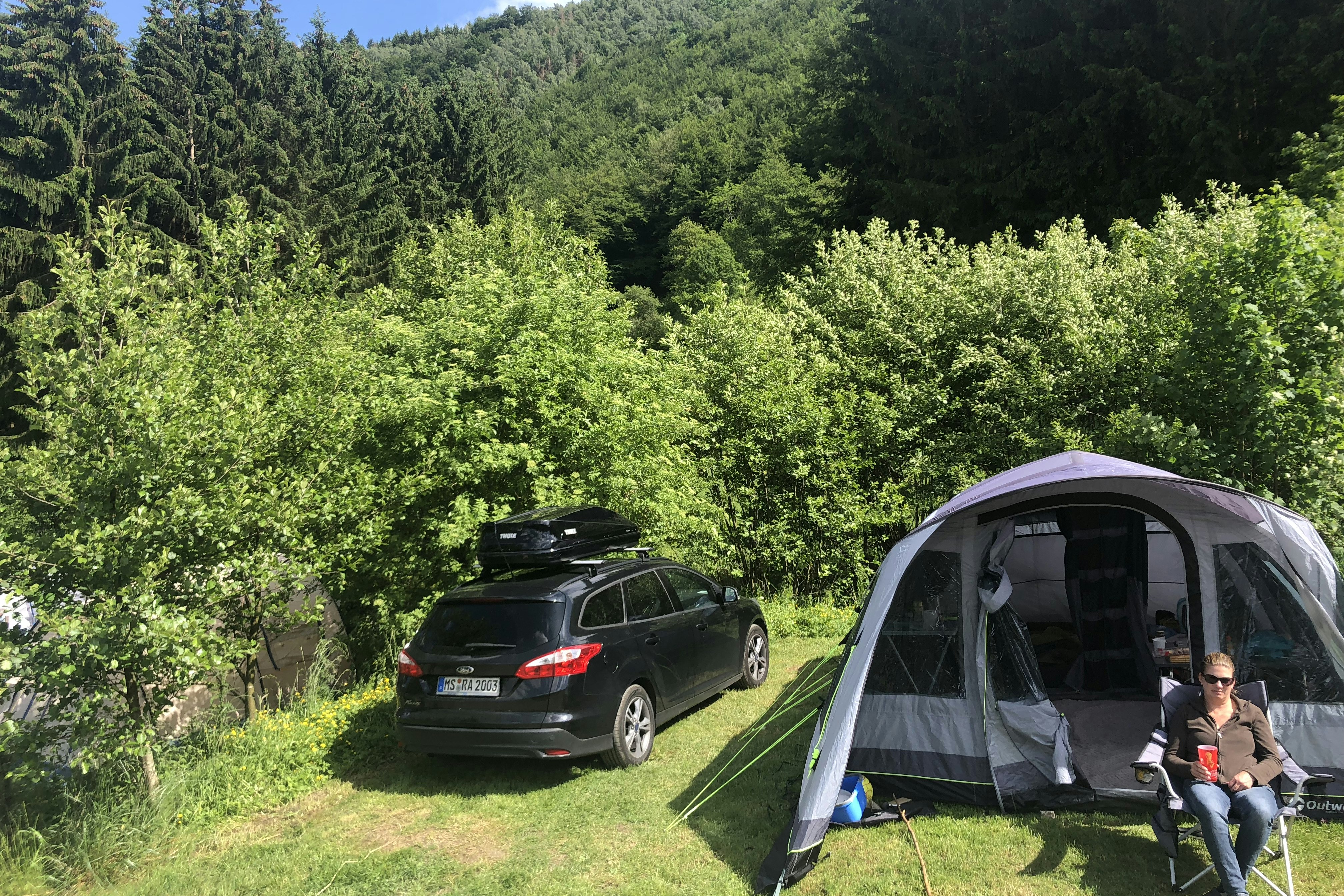 Camp Hammer - Blick auf die Standplätze auf der Wiese