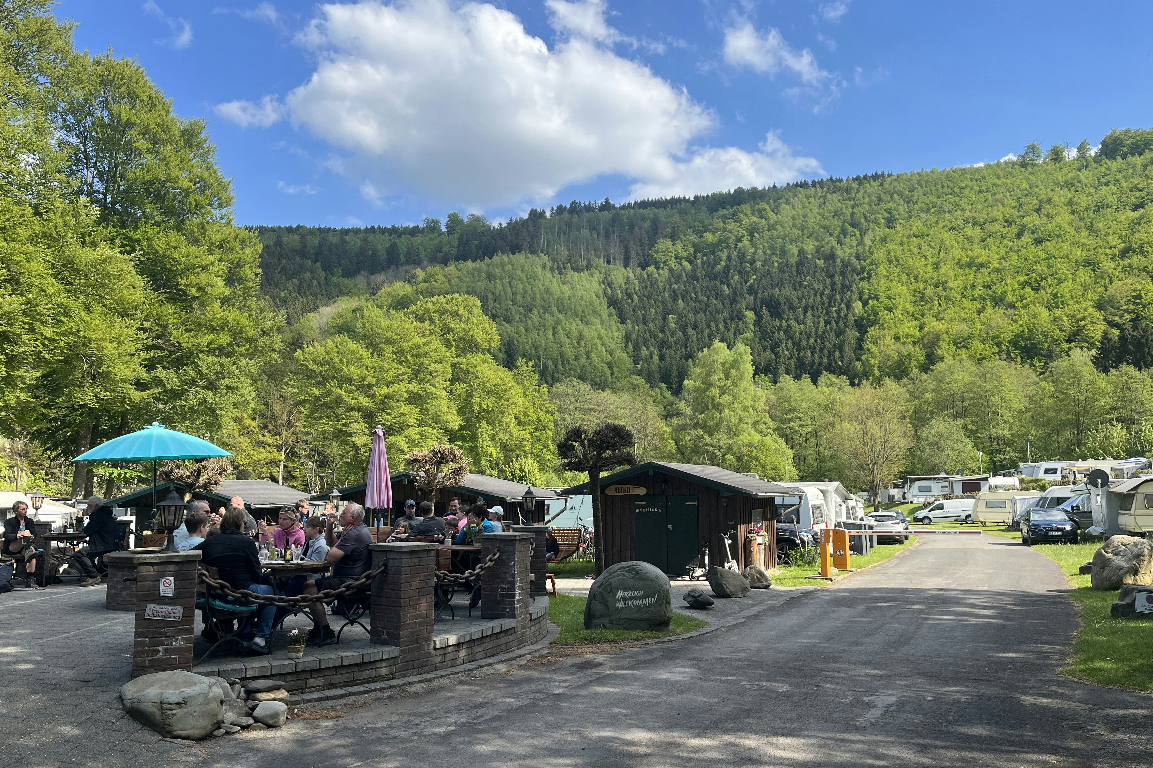 Camp Hammer - Café mit Terrasse auf dem Campingplatz