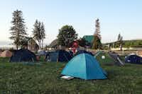 Camp Kod Boce - Zeltplätze auf der Wiese