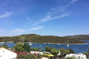 Camp Mandarino - Blick auf die Bucht des Mittelmeeres vom Campingplatz aus