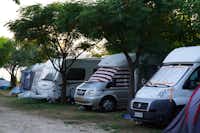 Camp Matea - Wohnmobil und Wohnwagen Stellplätze auf dem Campingplatz