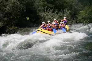 Camp Šmica - Wildwasser-Rafting auf dem Fluss Savinja in der Nähe des Campingplatzes