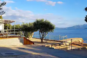Camp Milo Moje - Blick von der Terrasse des Mobilheims