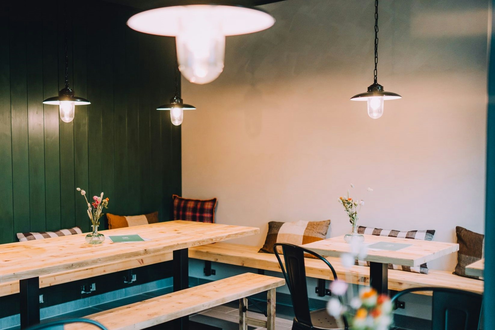 Camp Pälitzsee - Sitzecke im Bistro des Campingplatzes