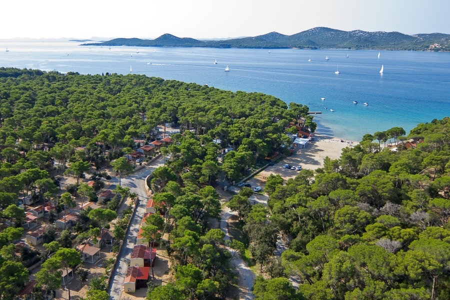 Camp Park Soline  -  Campingplatz und Umgebung aus der Vogelperspektive