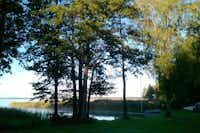 Camp Park Sonata - Blick auf das Ufer des Sees