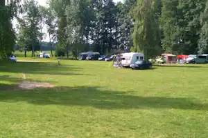 Camp Park Sonata - Wohnmobil- und Wohnwagenstellplätze auf der Wiese