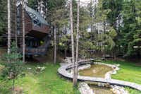 Camp Turist Grabovac - Baumhaus im Wald