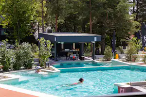 Camp Turist Grabovac - Poolbar auf dem Campingplatz