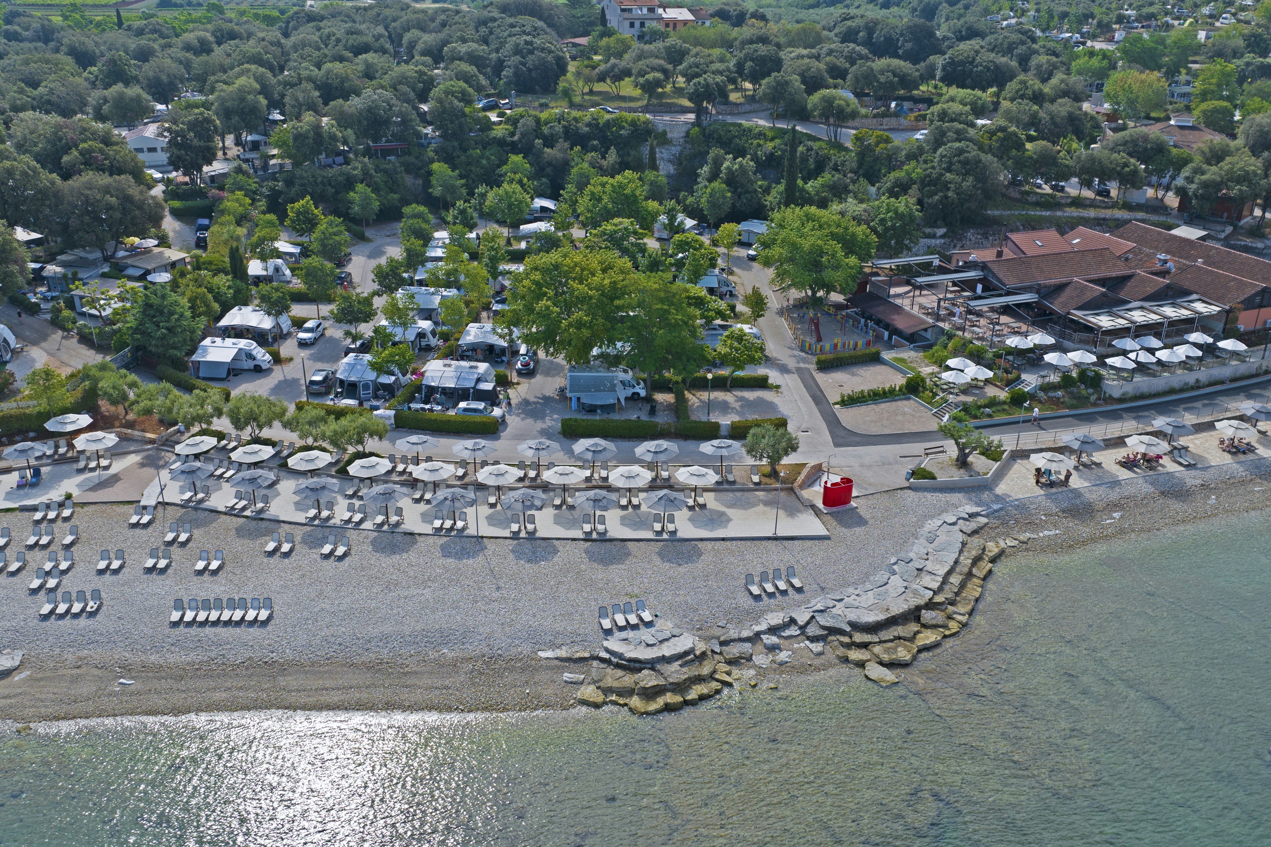 Camp Val Saline  - Luftaufnahme des Campingplatzes am Meer