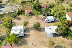 Camp Virpazar - Luftaufnahme des Campingplatzes