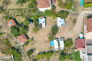 Camp Virpazar - Luftaufnahme des Campingplatzes