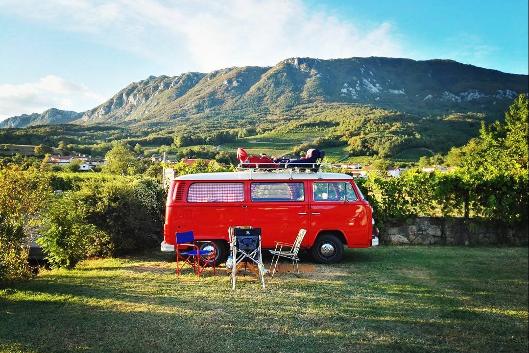 Camp Vrhpolje  Kamp Vrhpolje - Standplätze auf dem Campingplatz