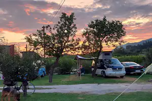 Camp Vrhpolje Kamp Vrhpolje - Standplätze im Grünen auf dem Campingplatz