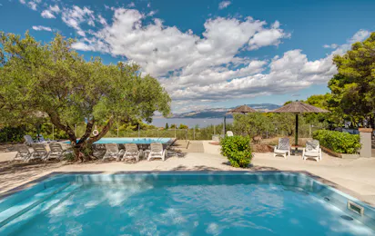 Waterman Beach Village Glamping & Camp