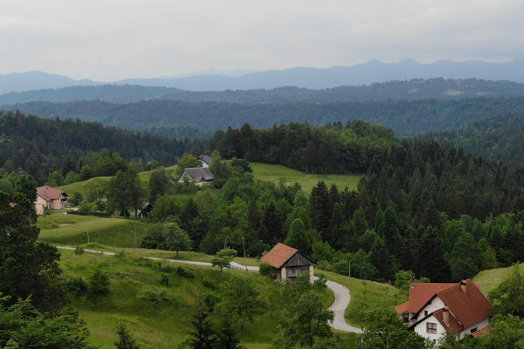 Camp Zaplana - Blick in die Umgebung des Campingplatzes