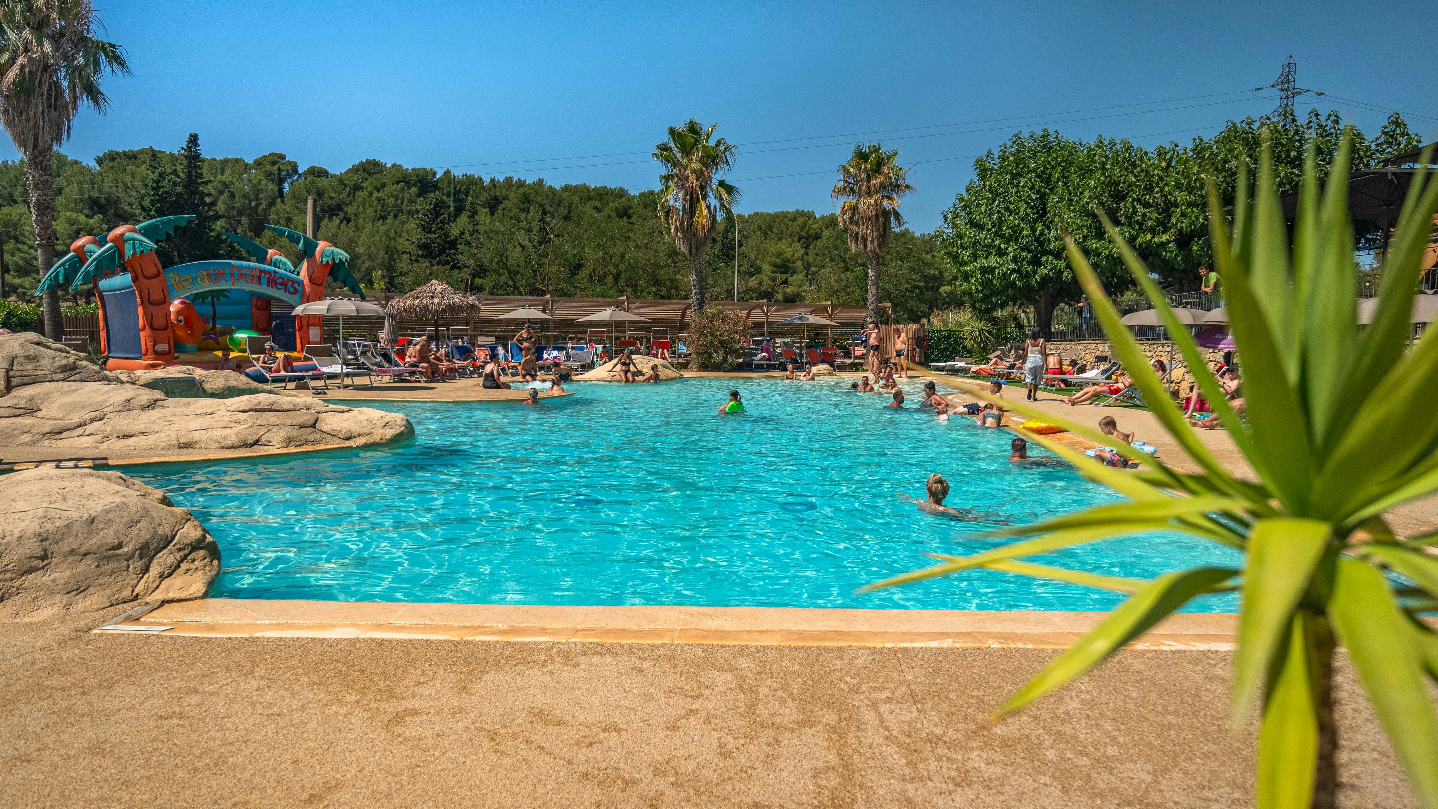 Campasun Mas de Pierredon - Poolbereich des Campingplatzes