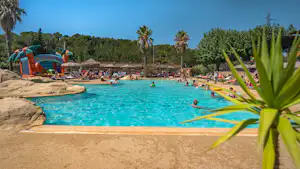 Campasun Mas de Pierredon - Poolbereich des Campingplatzes