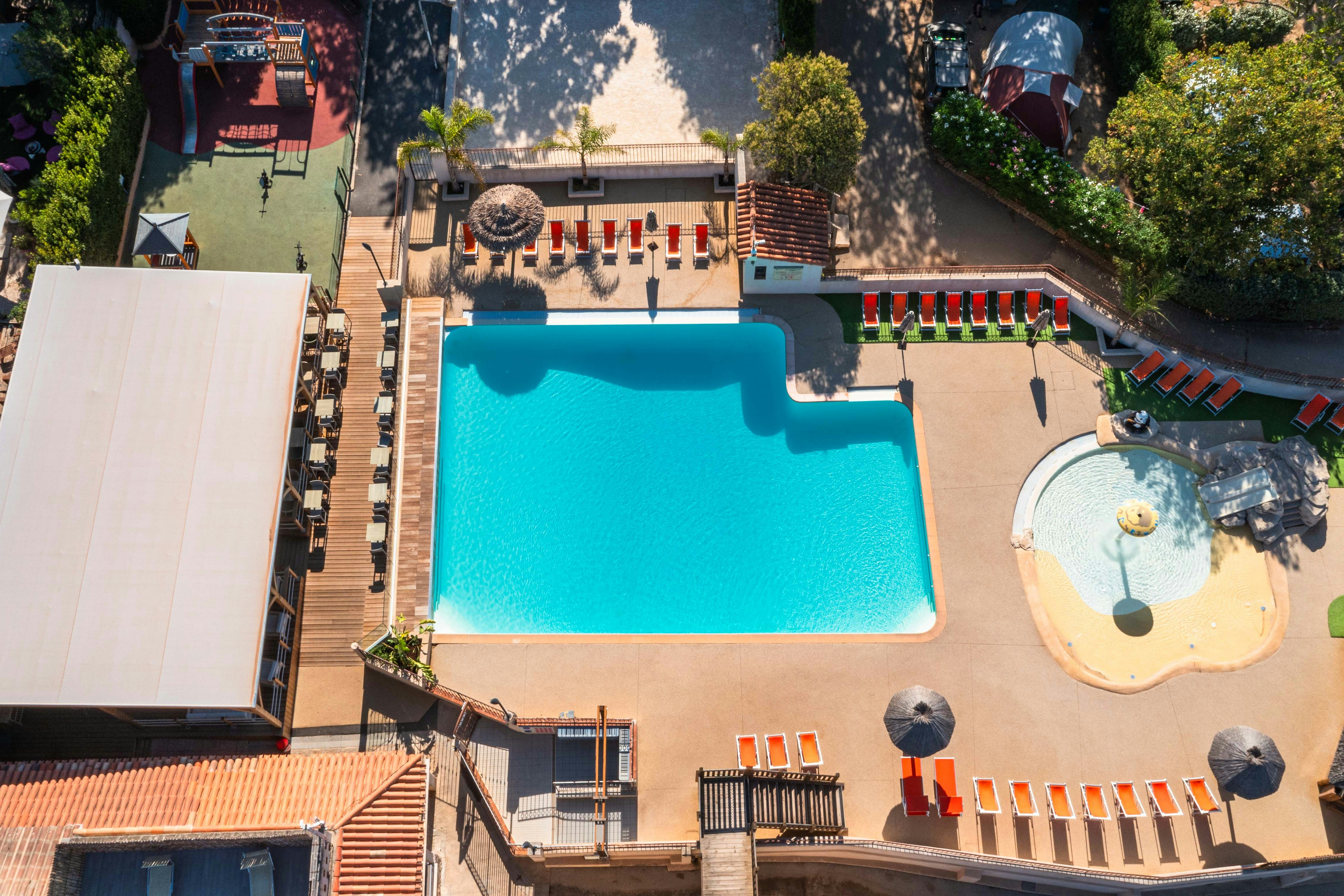 Campasun Parc Mogador  - Luftaufnahme des Campingplatzes mit Pool im Freien