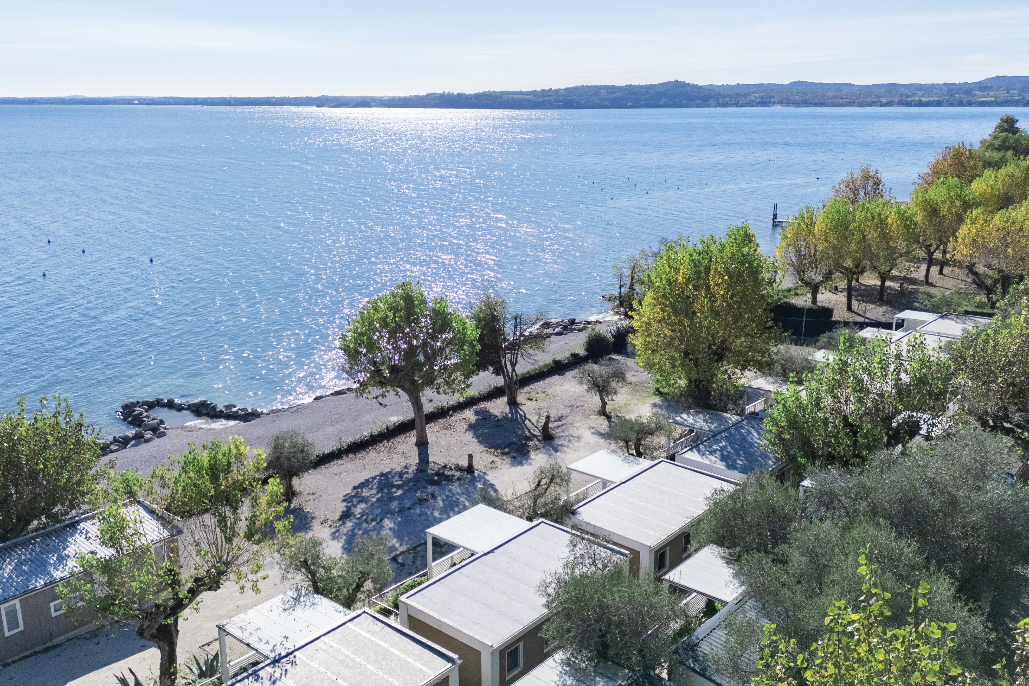 Baia Holiday Gardasee  Campeggio Delle Rose  - Mobilheime auf dem Campingplatz mit Blick auf den Gardasee