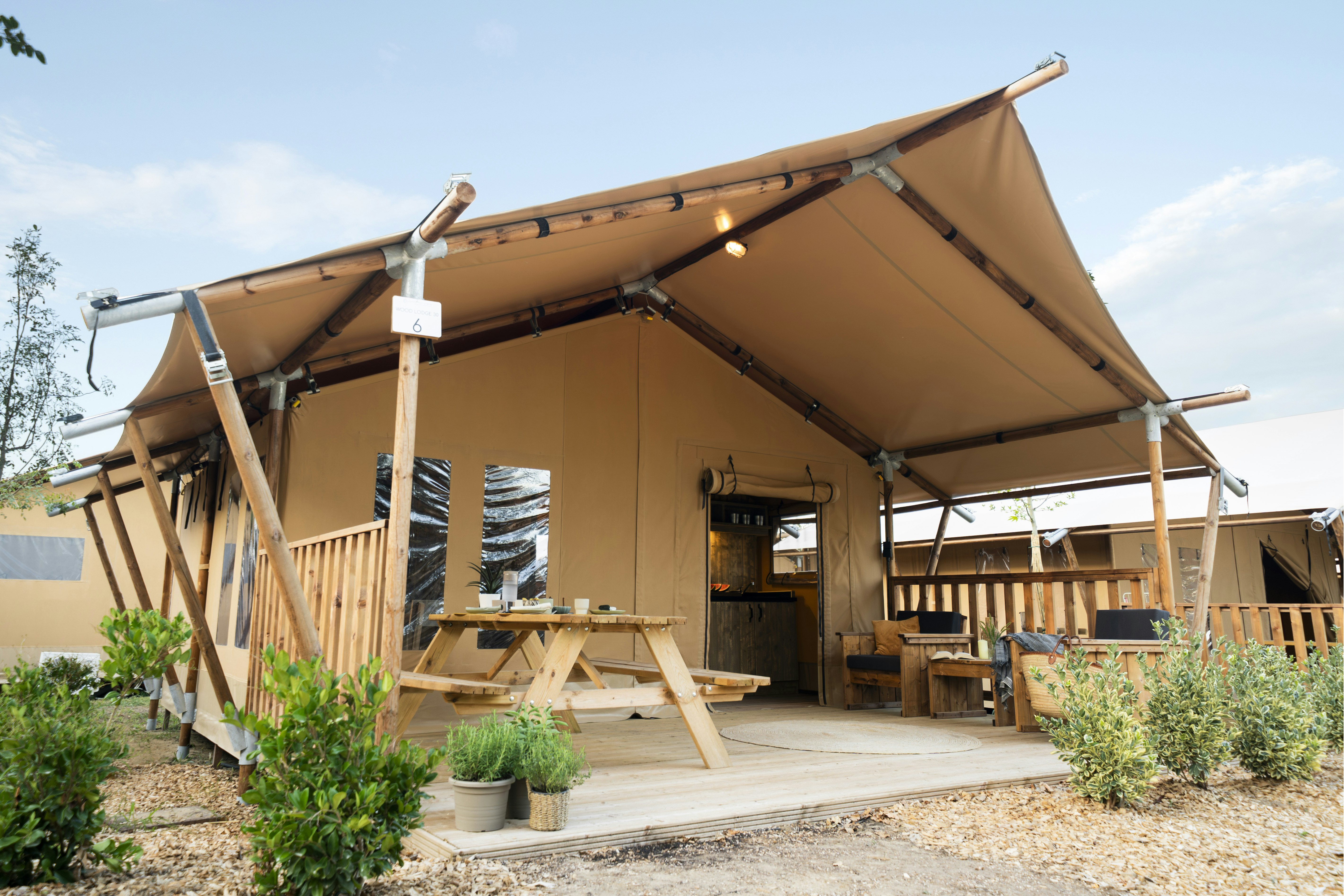 Punta Falconera Camping & Village  Campeggio Falconera - Glamping-Zelt mit Terrasse