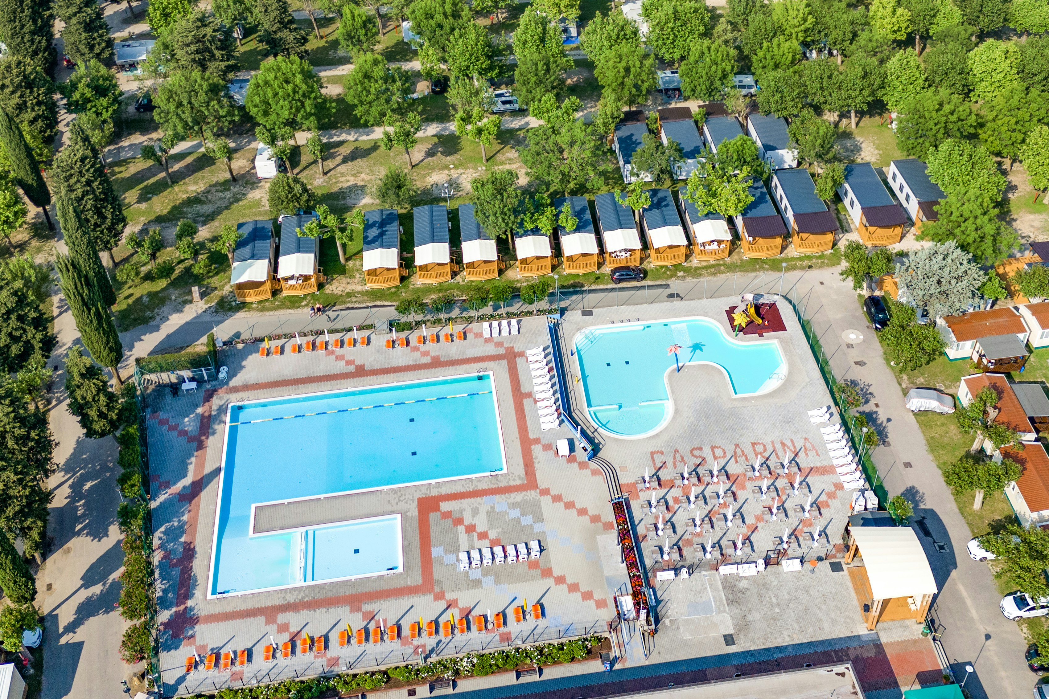 Campeggio Gasparina - Luftaufnahme des Freibades auf dem Campingplatz