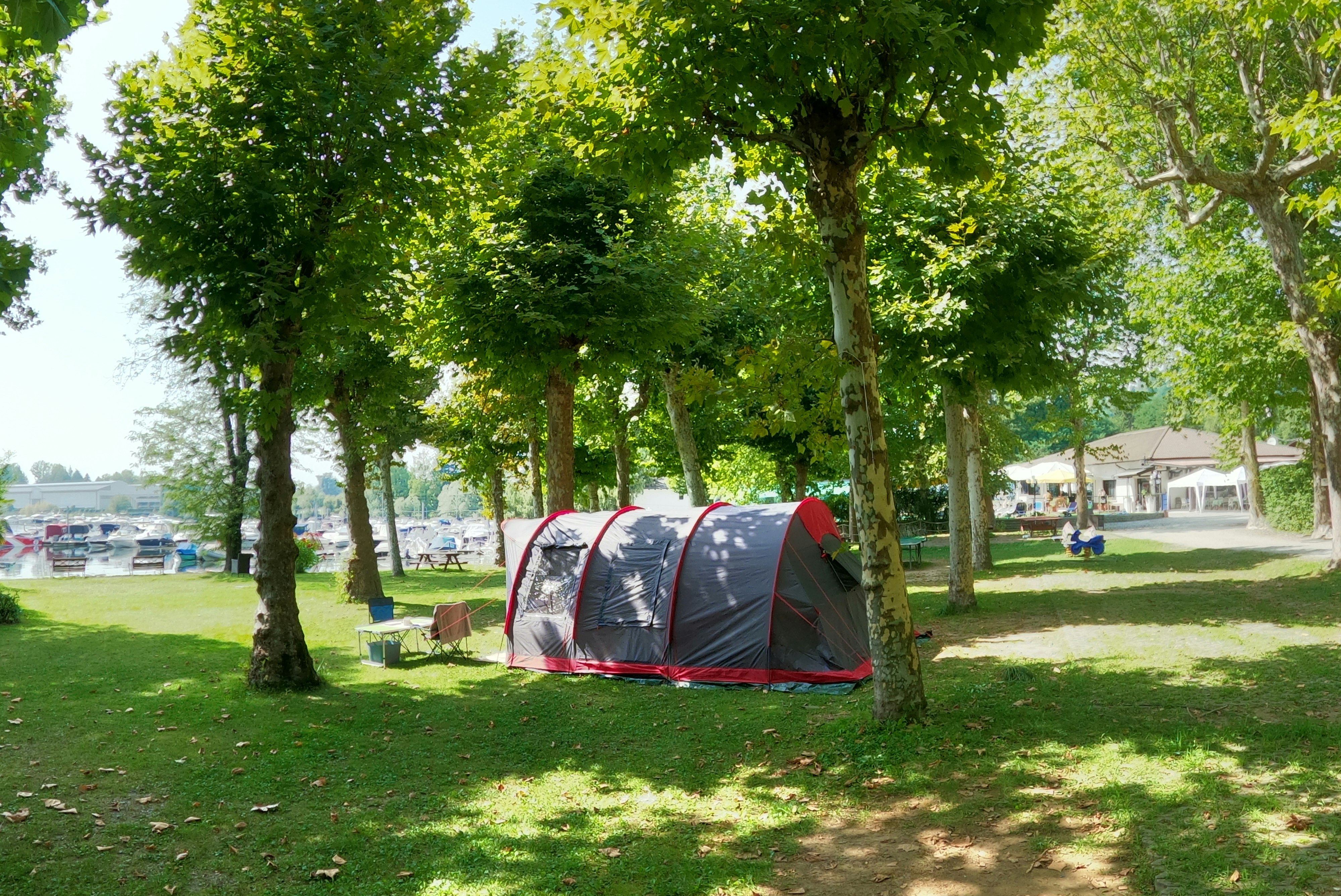 Lido di Sesto  Campeggio La Sfinge - Standplätze im Grünen auf dem Campingplatz