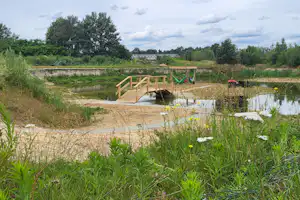 Camper & Chalets Hoeve Twente - Blick auf den Teich am Campingplatz