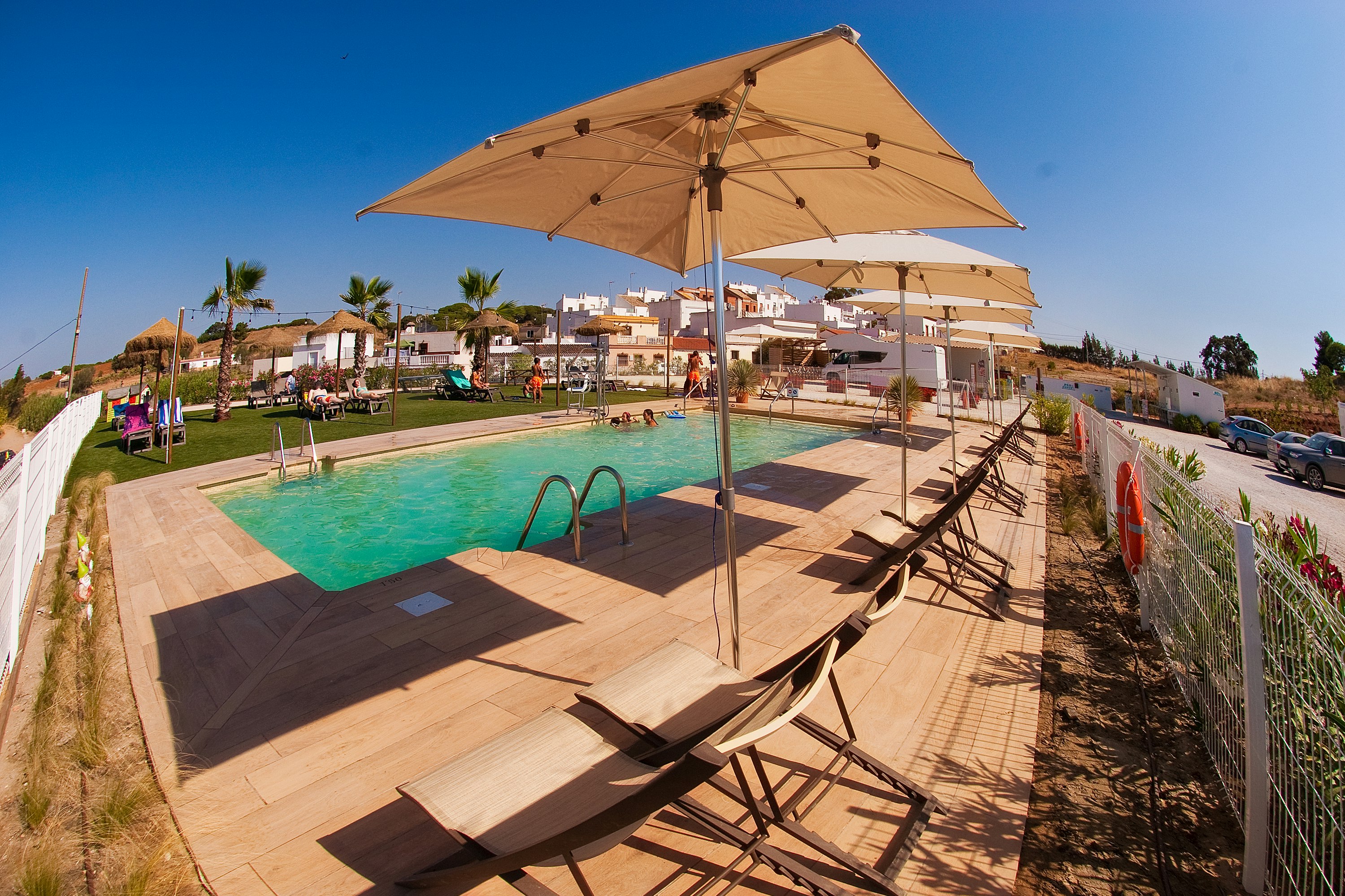 Camper Park Playas de Luz - Blick auf den Pool im Freien