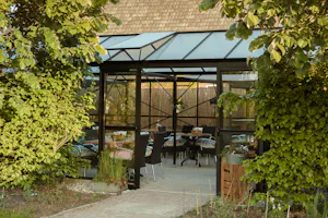 Camperplaats in de 7e Hemel - Restaurant mit Terrasse auf dem Campingplatz