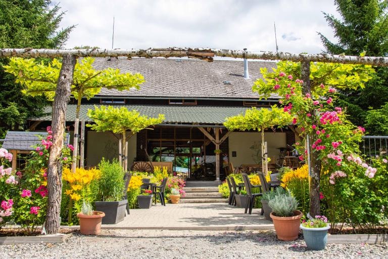 Camping 2000 - Restaurant mit Terrasse auf dem Campingplatz
