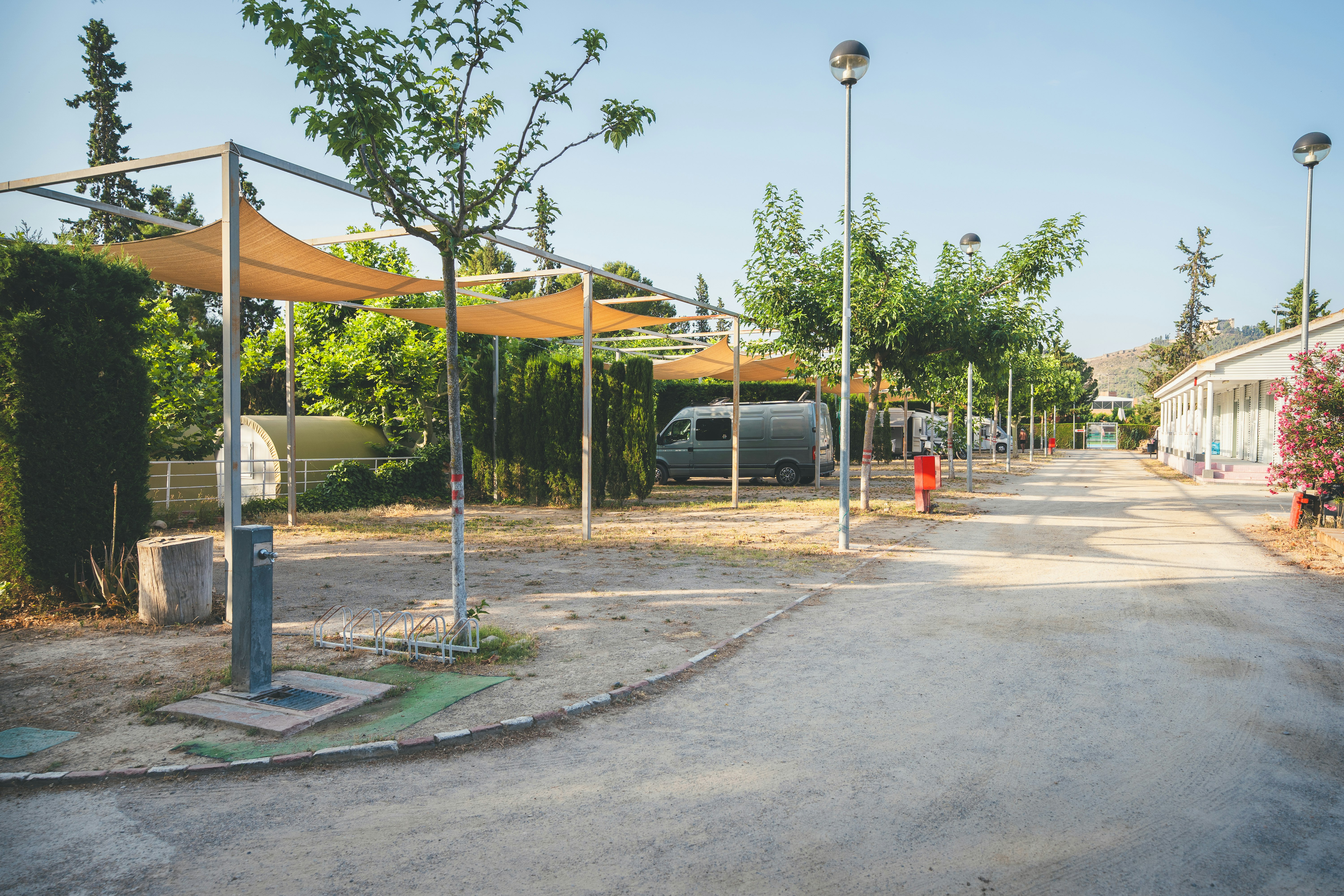 HolaCamp Mequinenza  Camping 3 Estrellas Mequinenza - Blick auf den Campingbereich