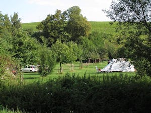 Camping à la Ferme Domaine Franck Besson - Standplätze auf dem Campingplatz